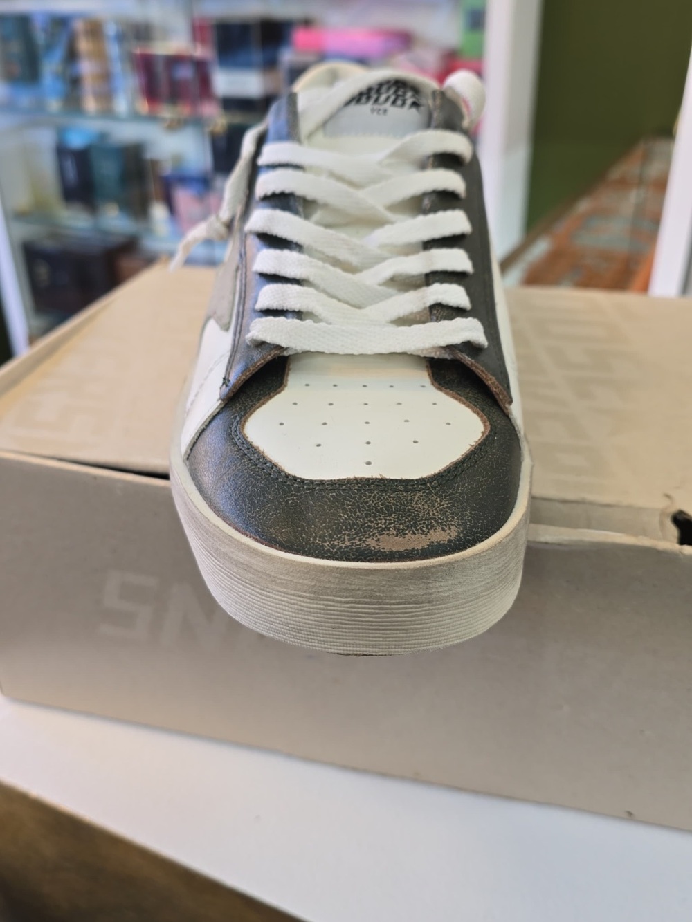 Golden Goose Men's Low-Top Sneakers in White and Metallic Gray